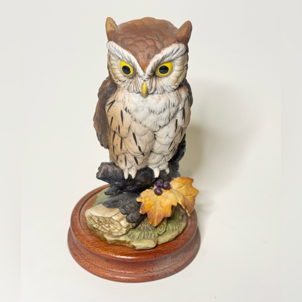 Great Horned Owl Porcelain Bird Art Sculpture by Andrea by Sadek 6315 Japan
